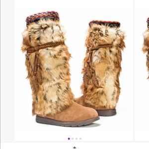Muk luk winter boots size 6